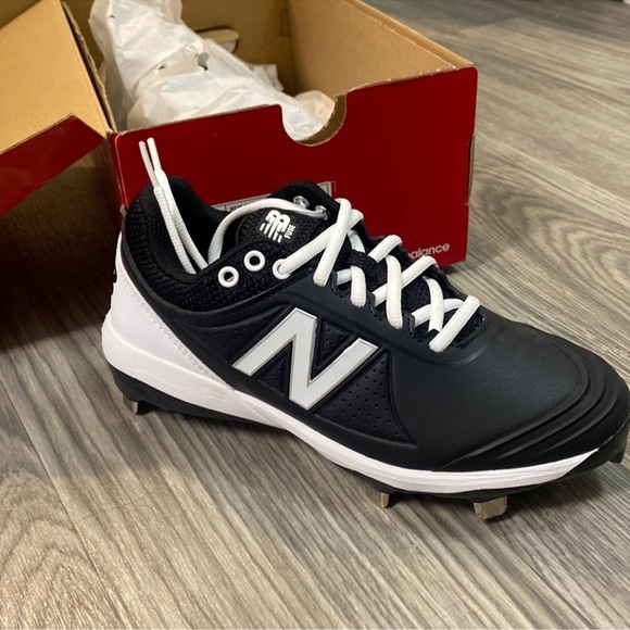 New Balance Shoes - New Balance Black and White Women’s Sports Cleats 6.5